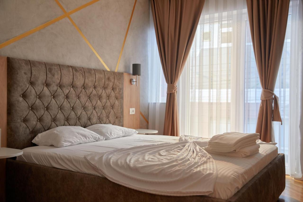 Amico Hotel 普里什蒂纳 外观 照片