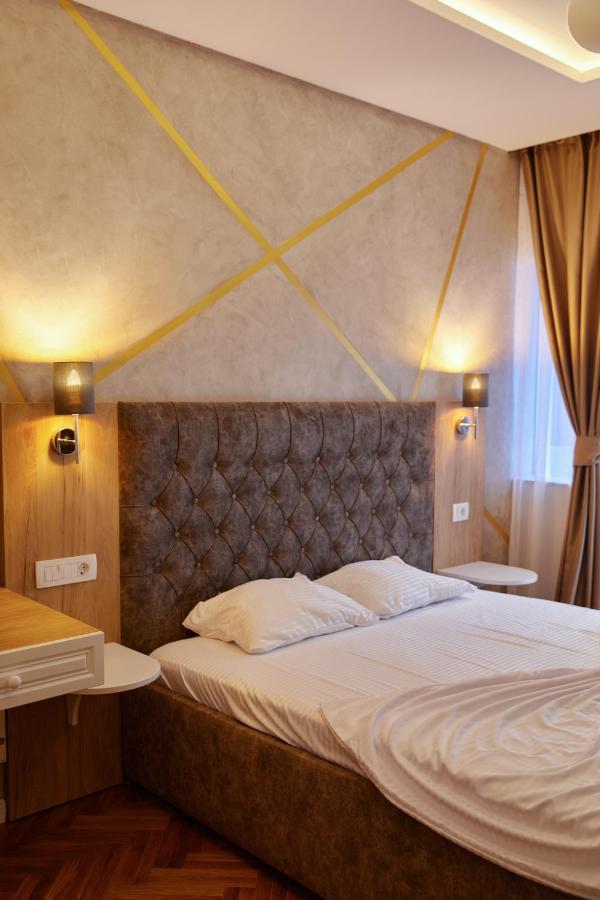 Amico Hotel 普里什蒂纳 外观 照片
