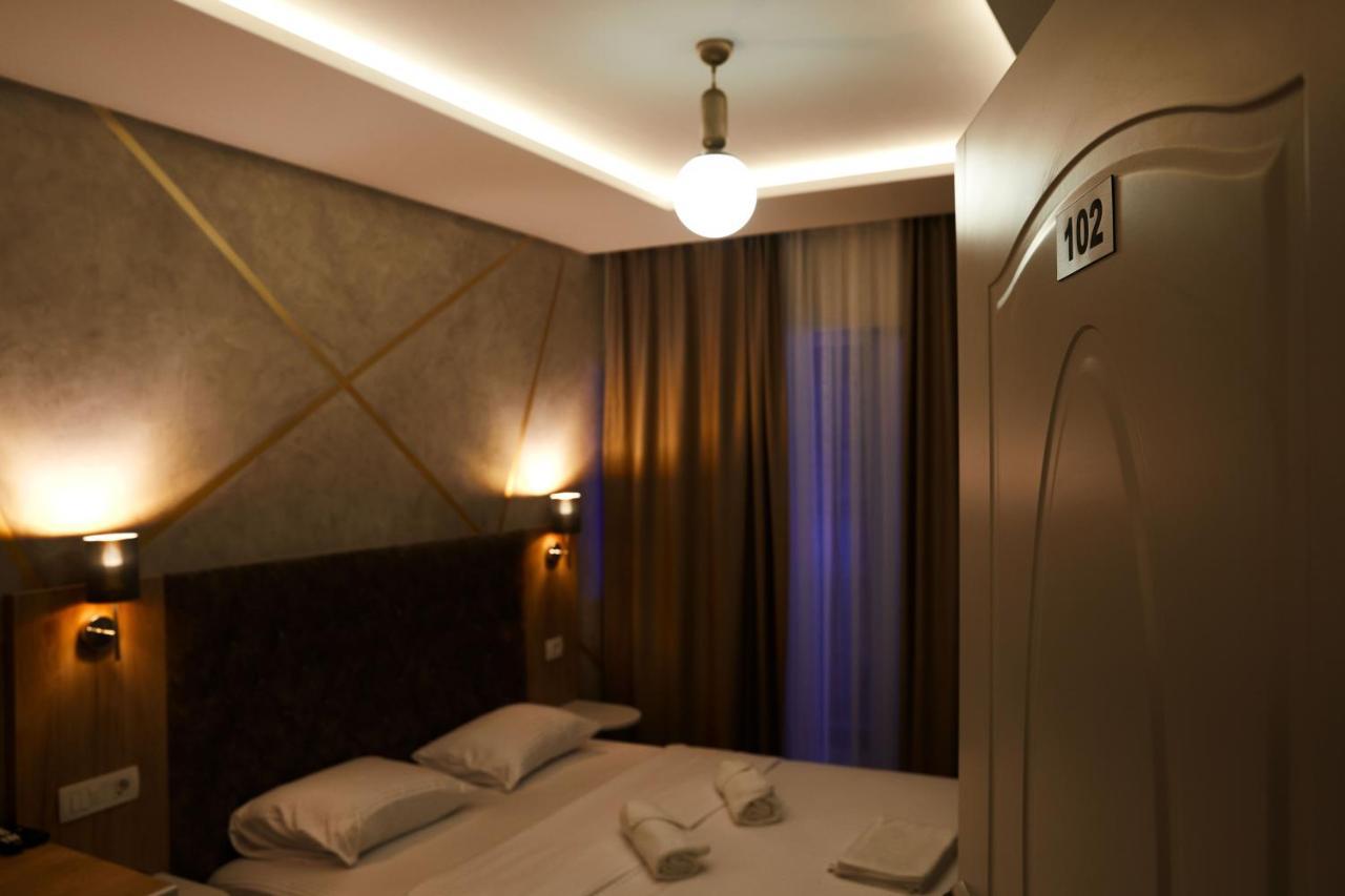Amico Hotel 普里什蒂纳 外观 照片